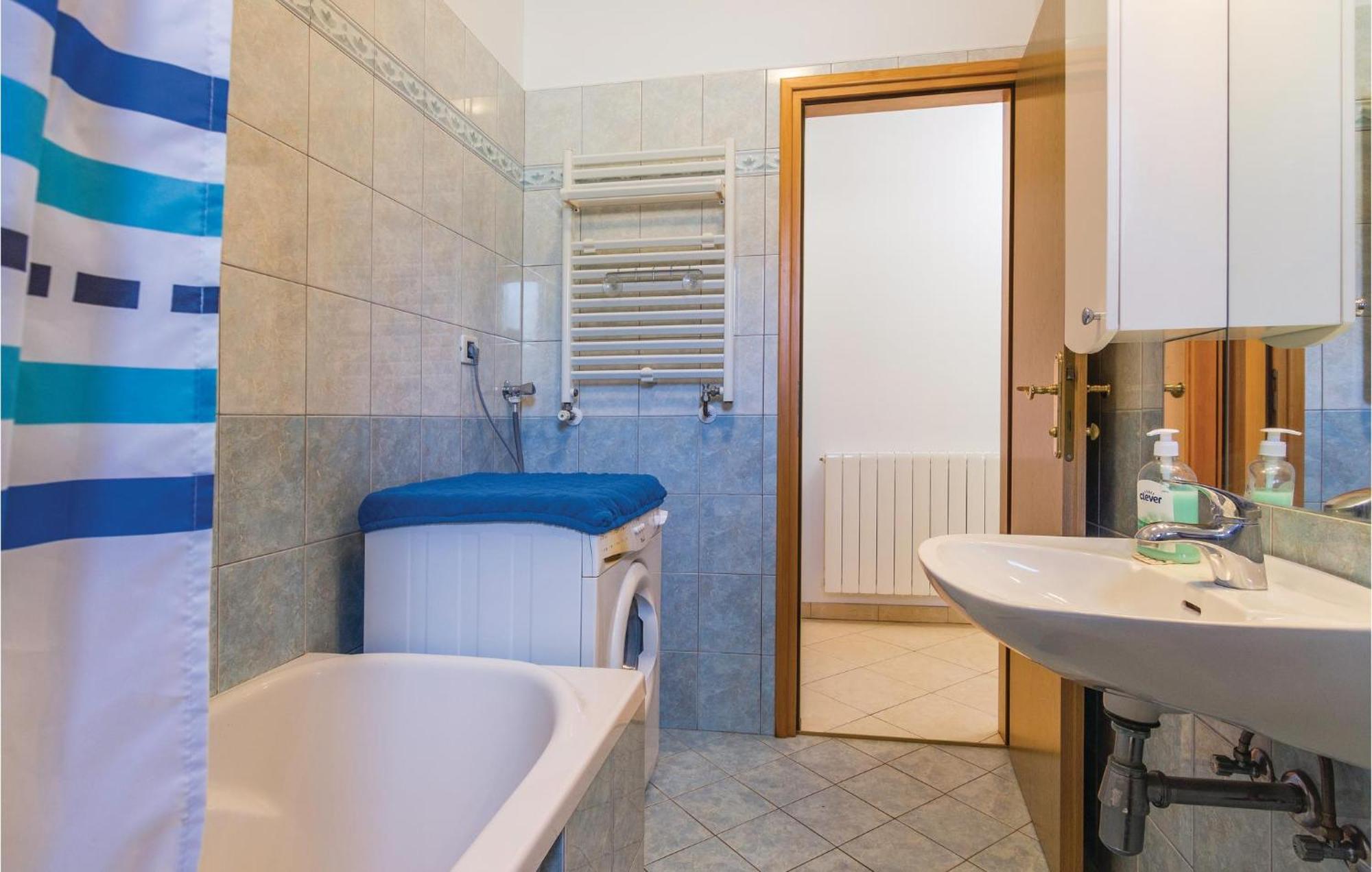 Beautiful Apartment In Porec With Kitchen Bagian luar foto